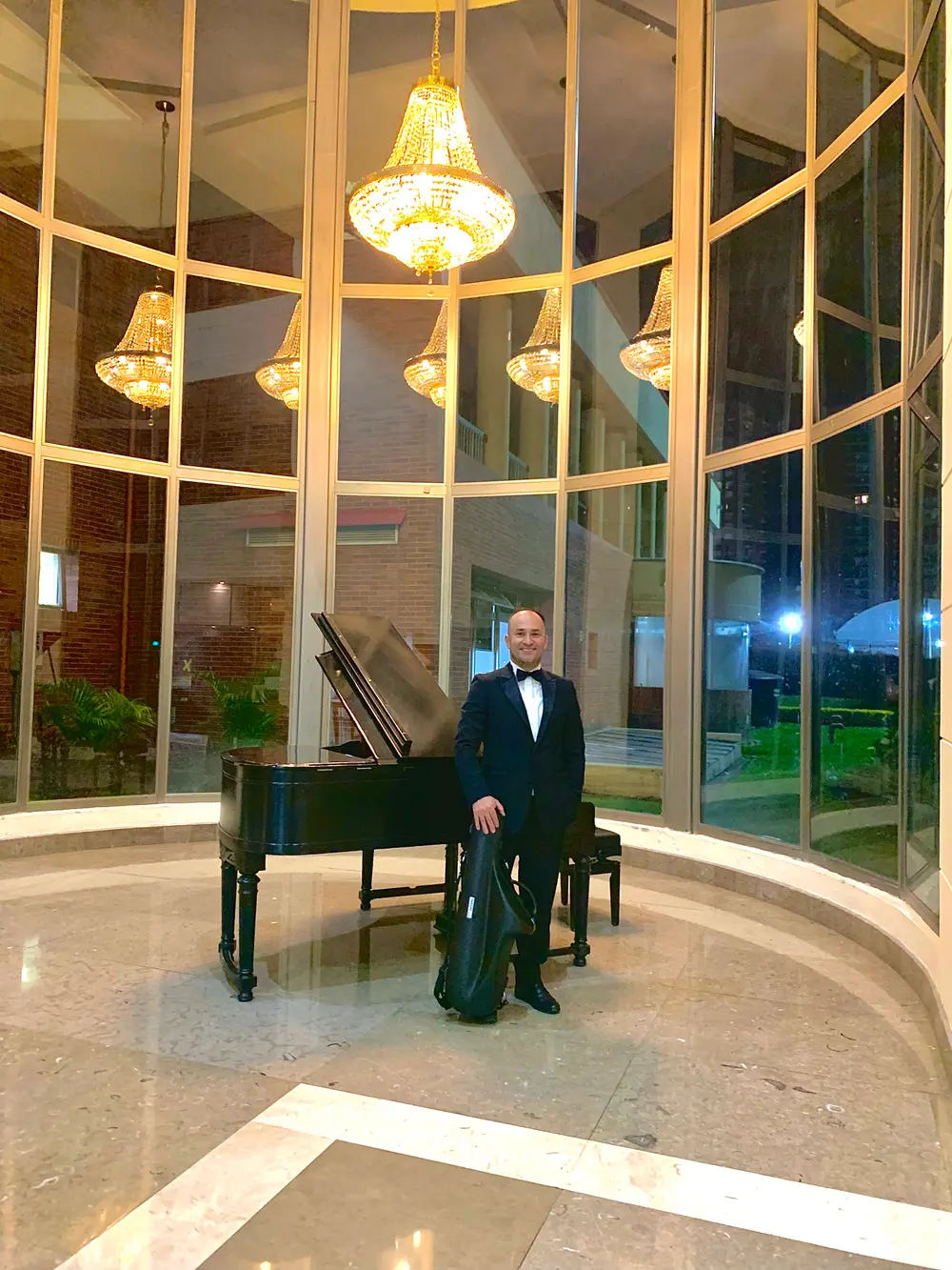 Alex Galindo Saxofonista Profesional Bogotá Colombia